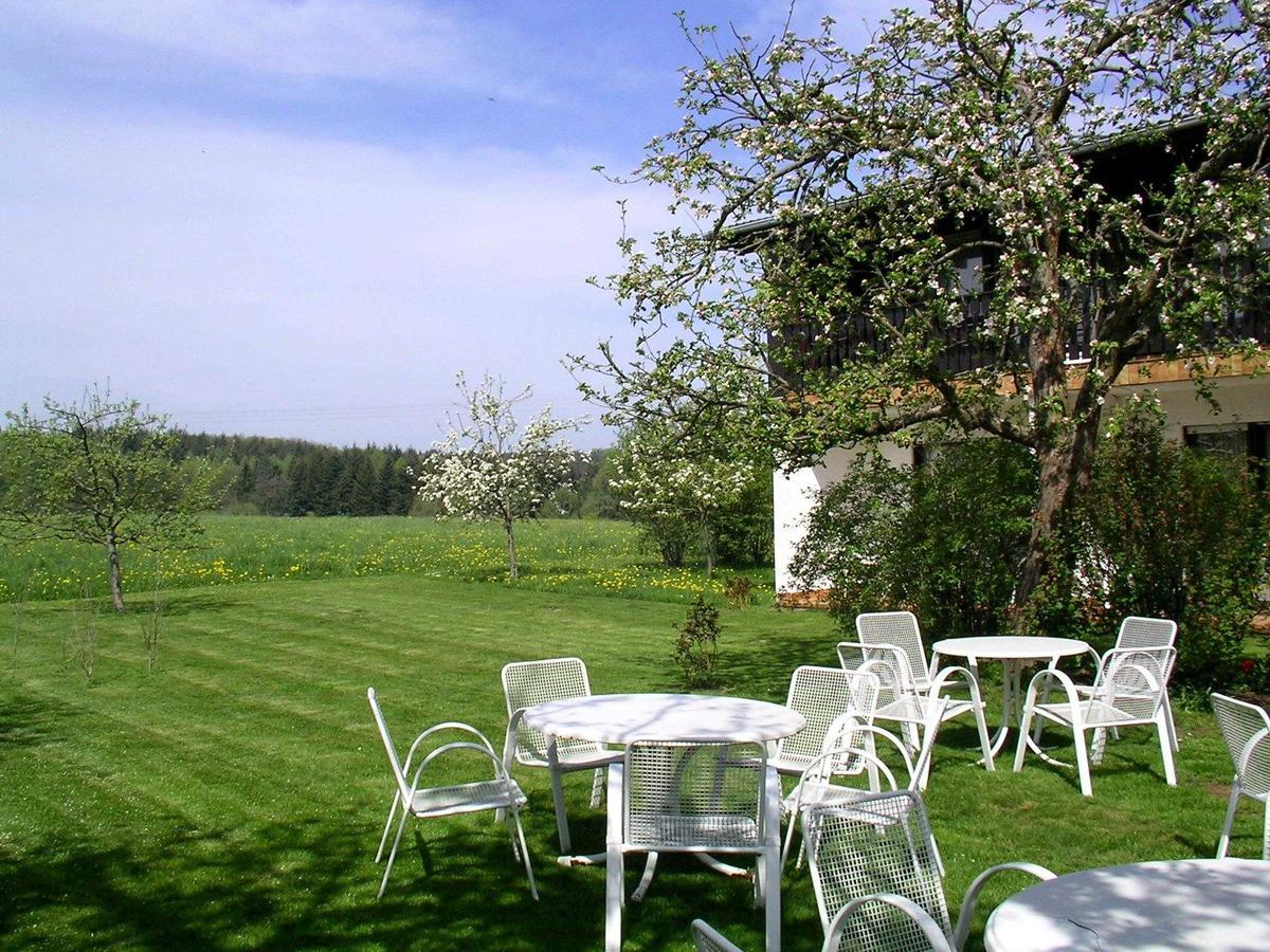 Cafe Best Gaestezimmer Bullau Esterno foto